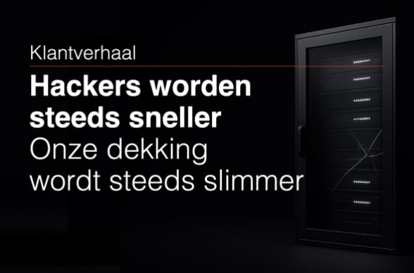 Serverkast met gebarsten deur